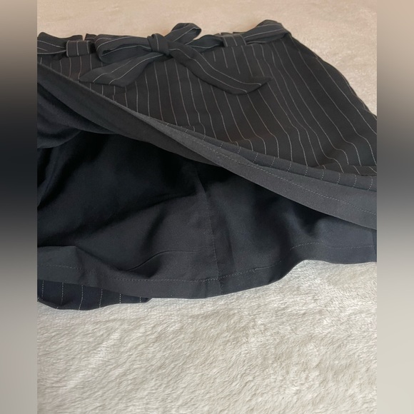 Express Women's Striped Mini Skirt With Belt - Picture 4 of 9